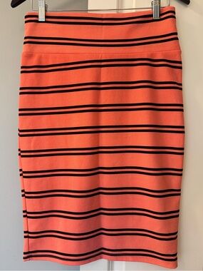 EUC LuLaRoe Bright Coral and Black Striped Cassie Pencil Skirt Size Medium